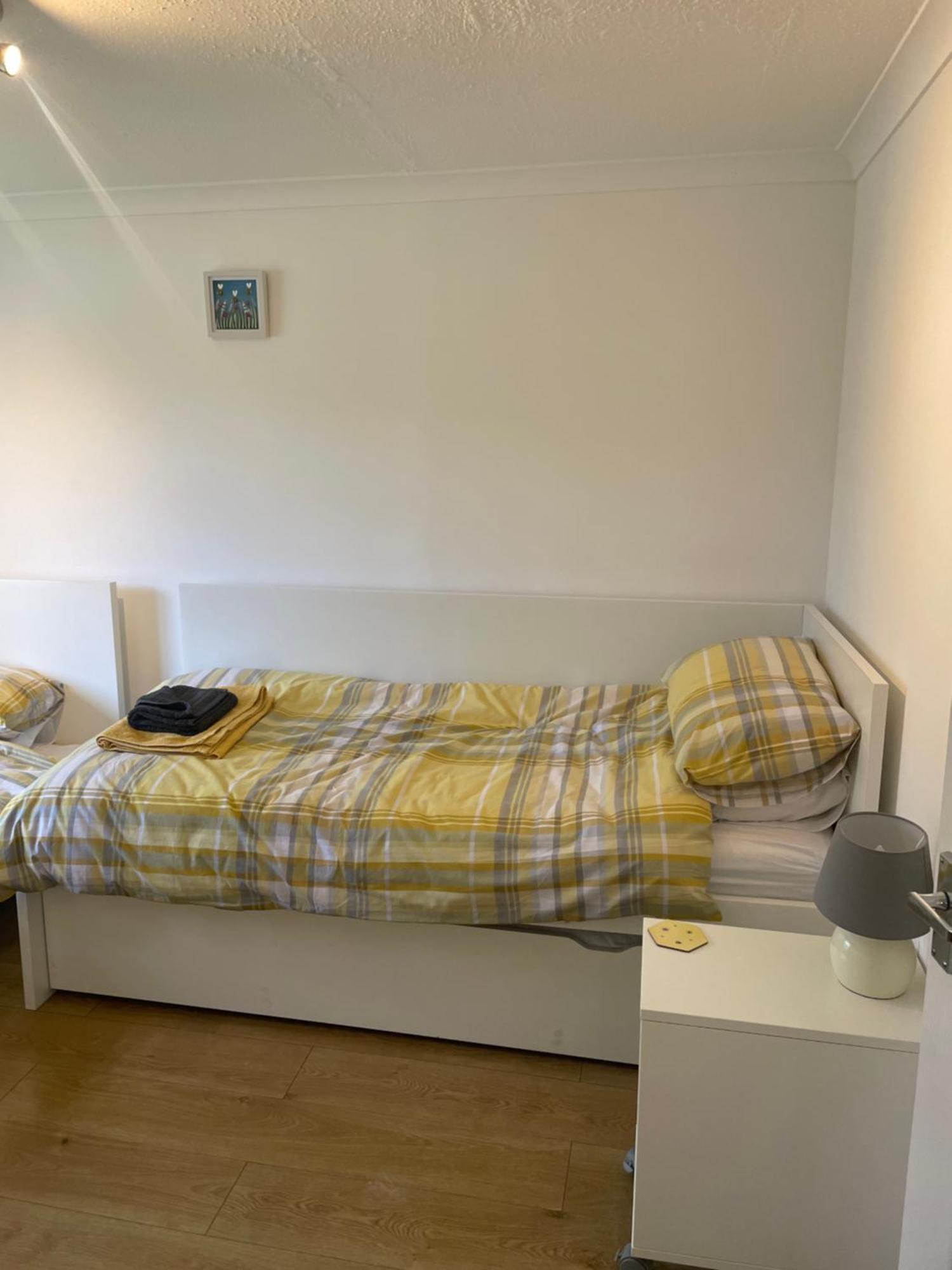 Bumblebee Lodge Saint Cleer Extérieur photo